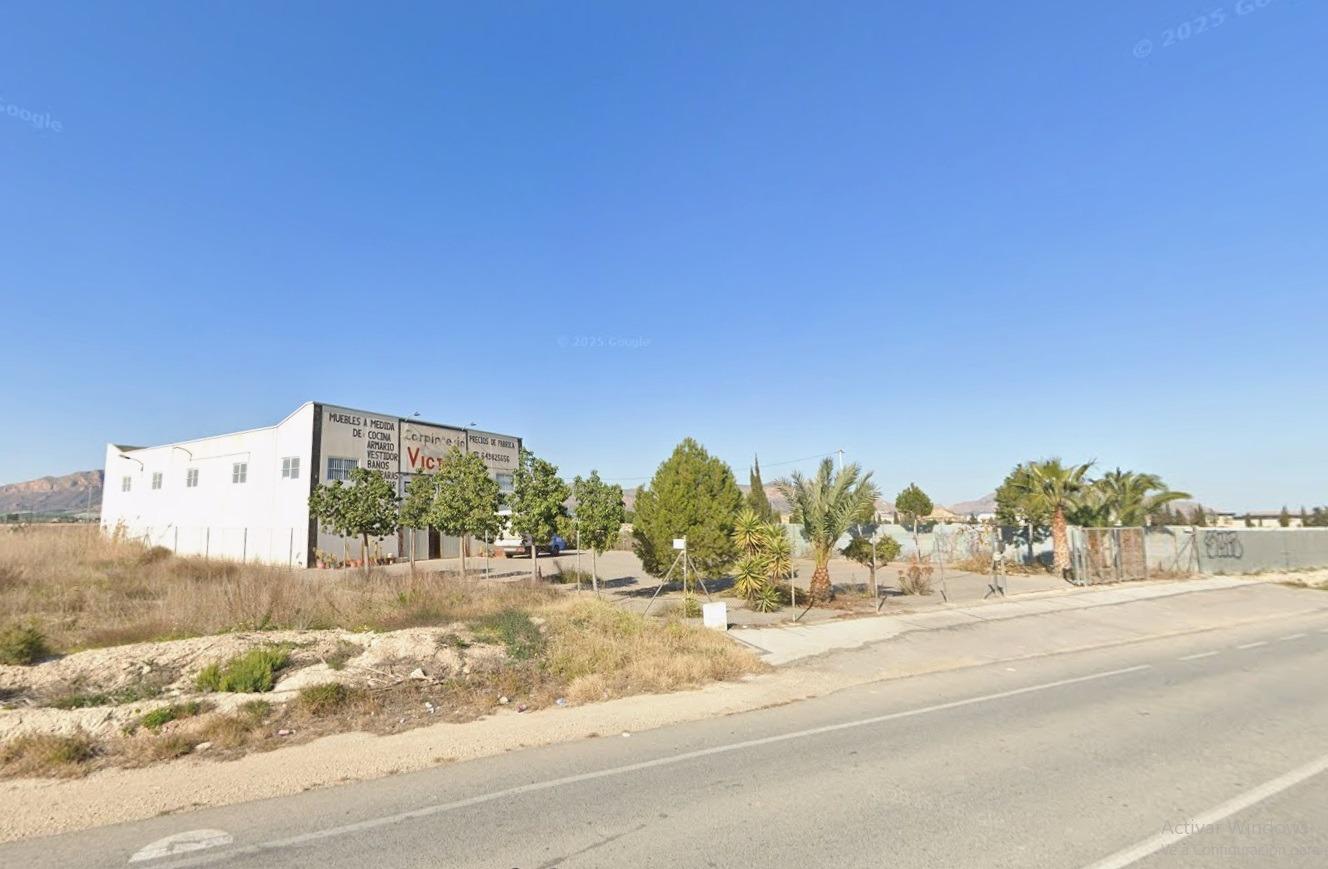 Excellent industrial warehouse of 400 m² for sale, currently operating as a carpentry workshop, idea