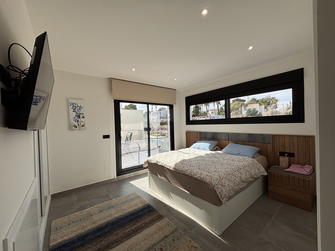 Pool area in villa for sale in Villamartin