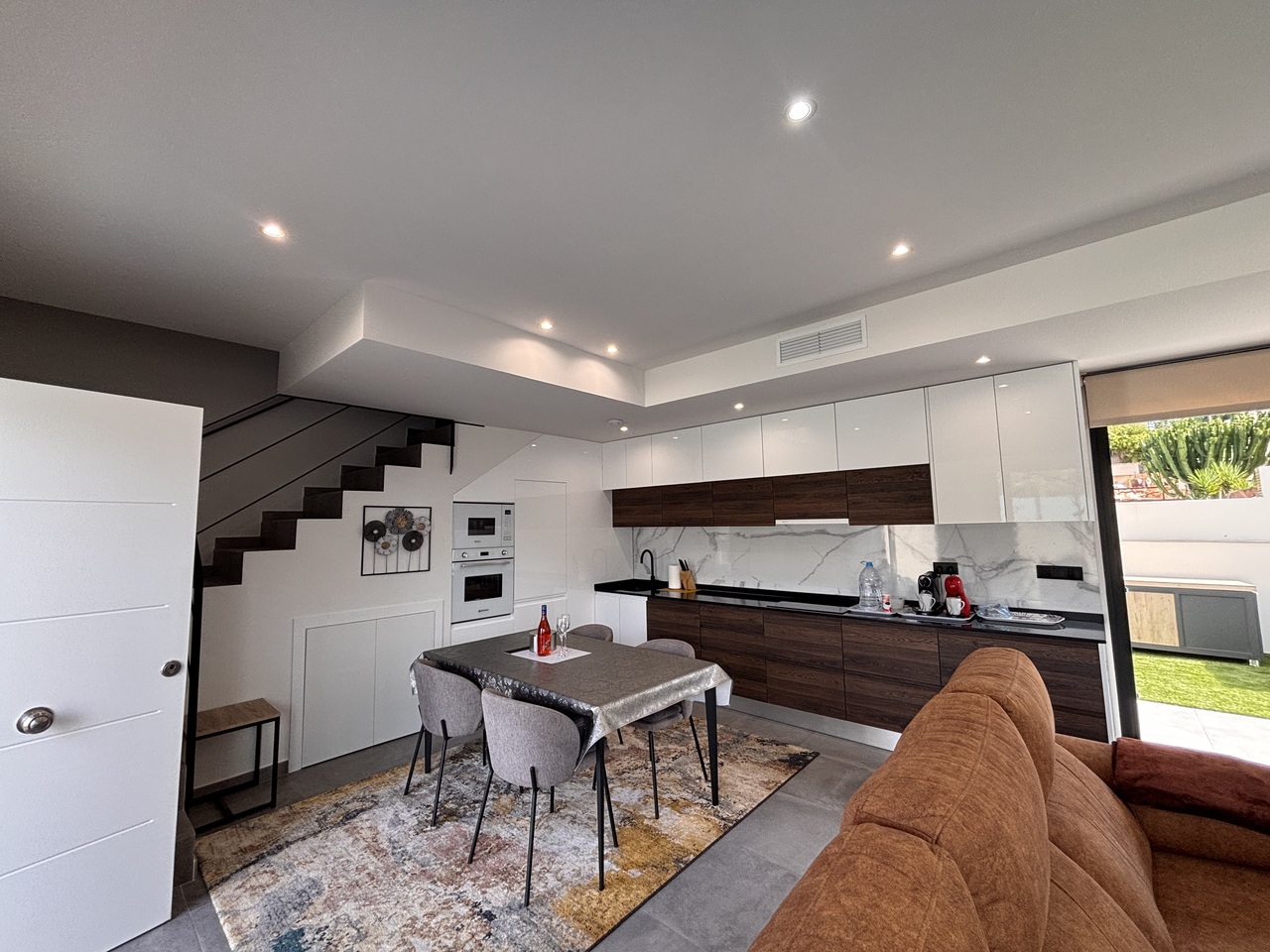Dining area in villa for sale in Villamartin