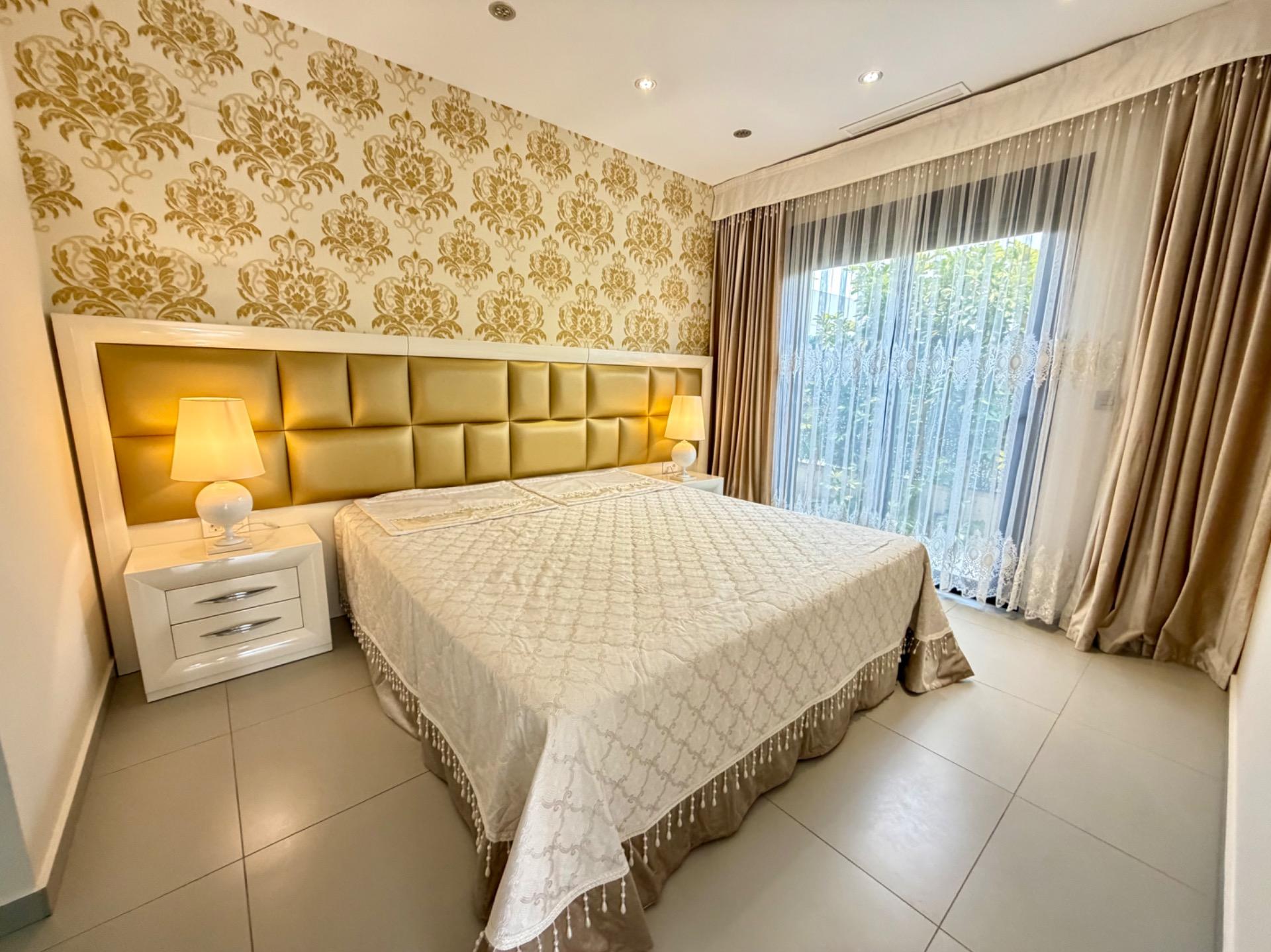 Living room in villa for sale in Rojales