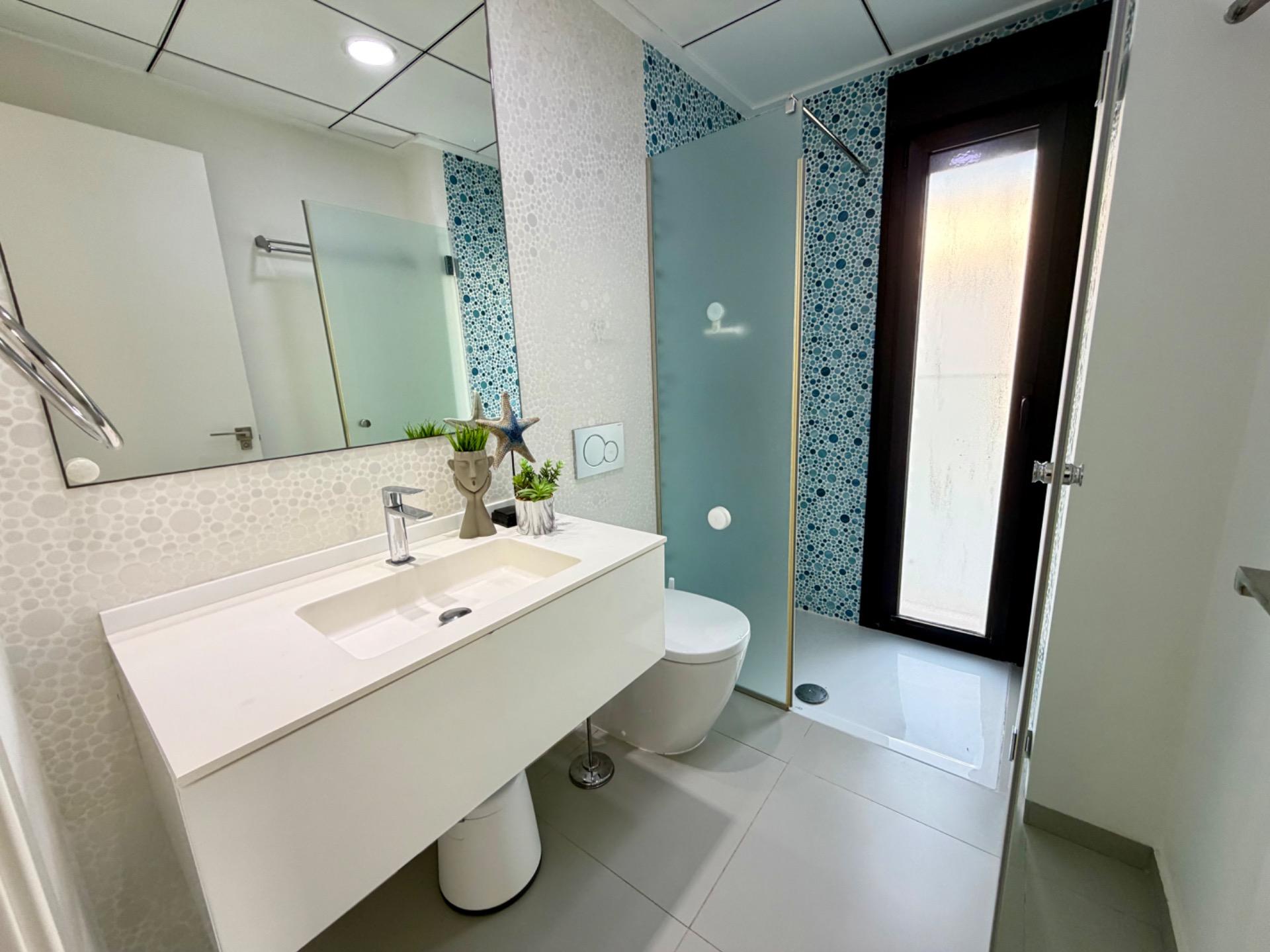 Bathroom in villa for sale in Rojales