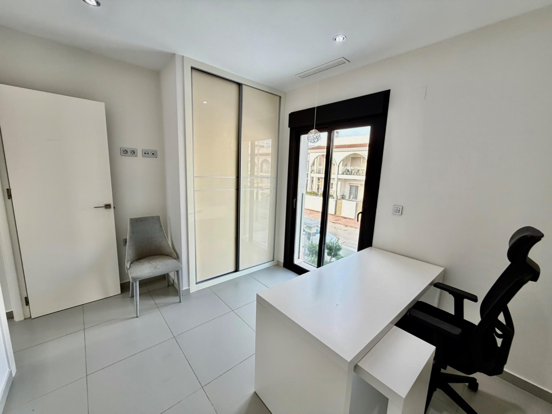 Terrace in villa for sale in Rojales