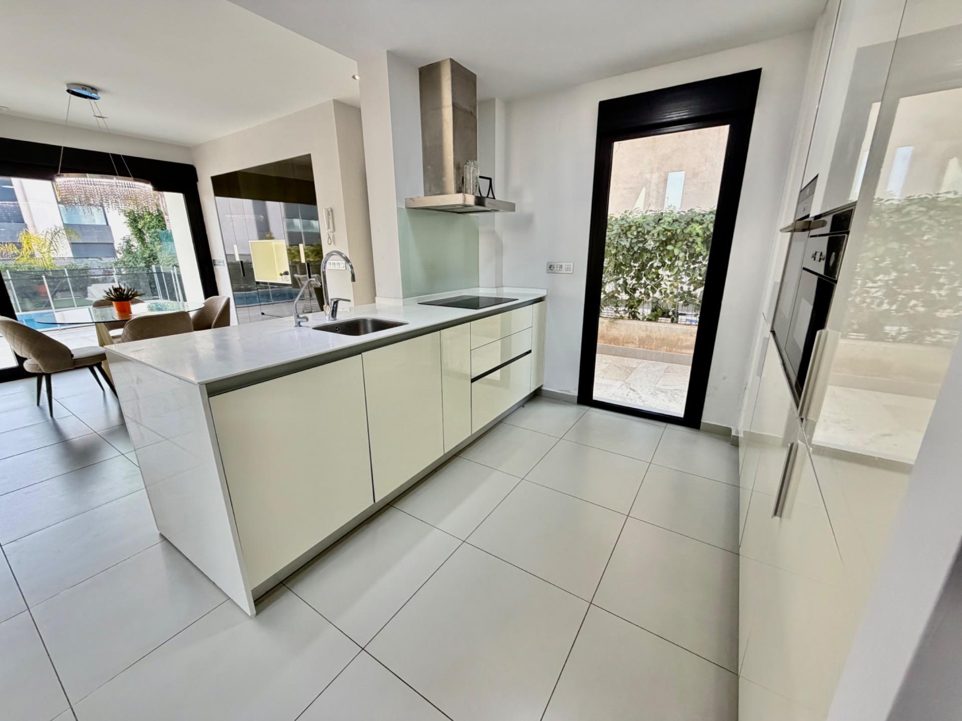 Dining area in villa for sale in Rojales
