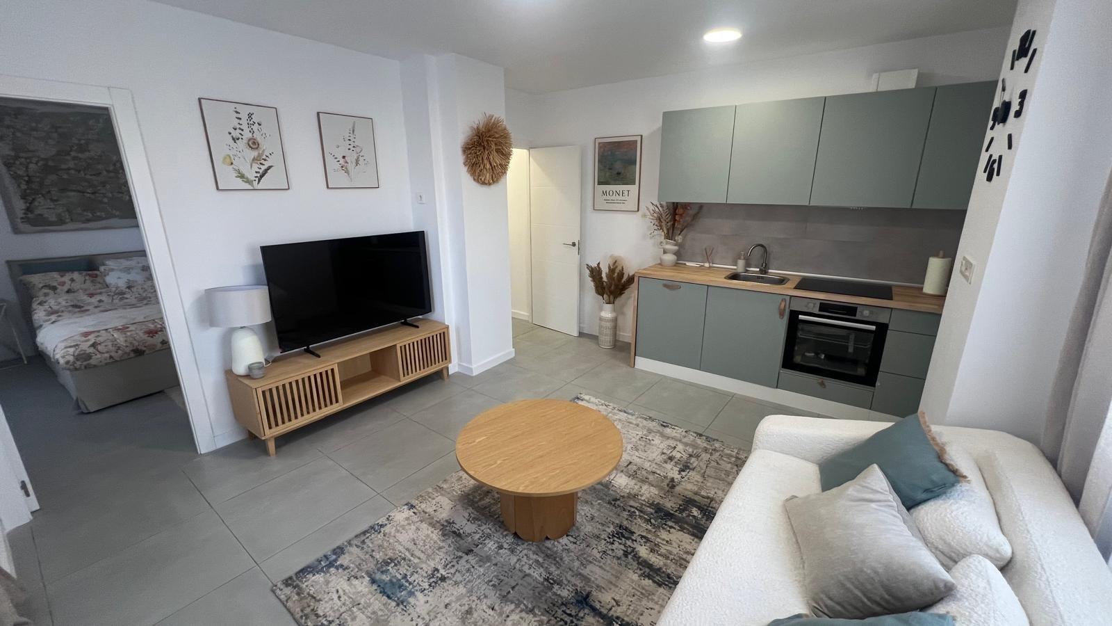 Located in one of Torrevieja's most desirable areas, this renovated ground-floor apartment at Calle
