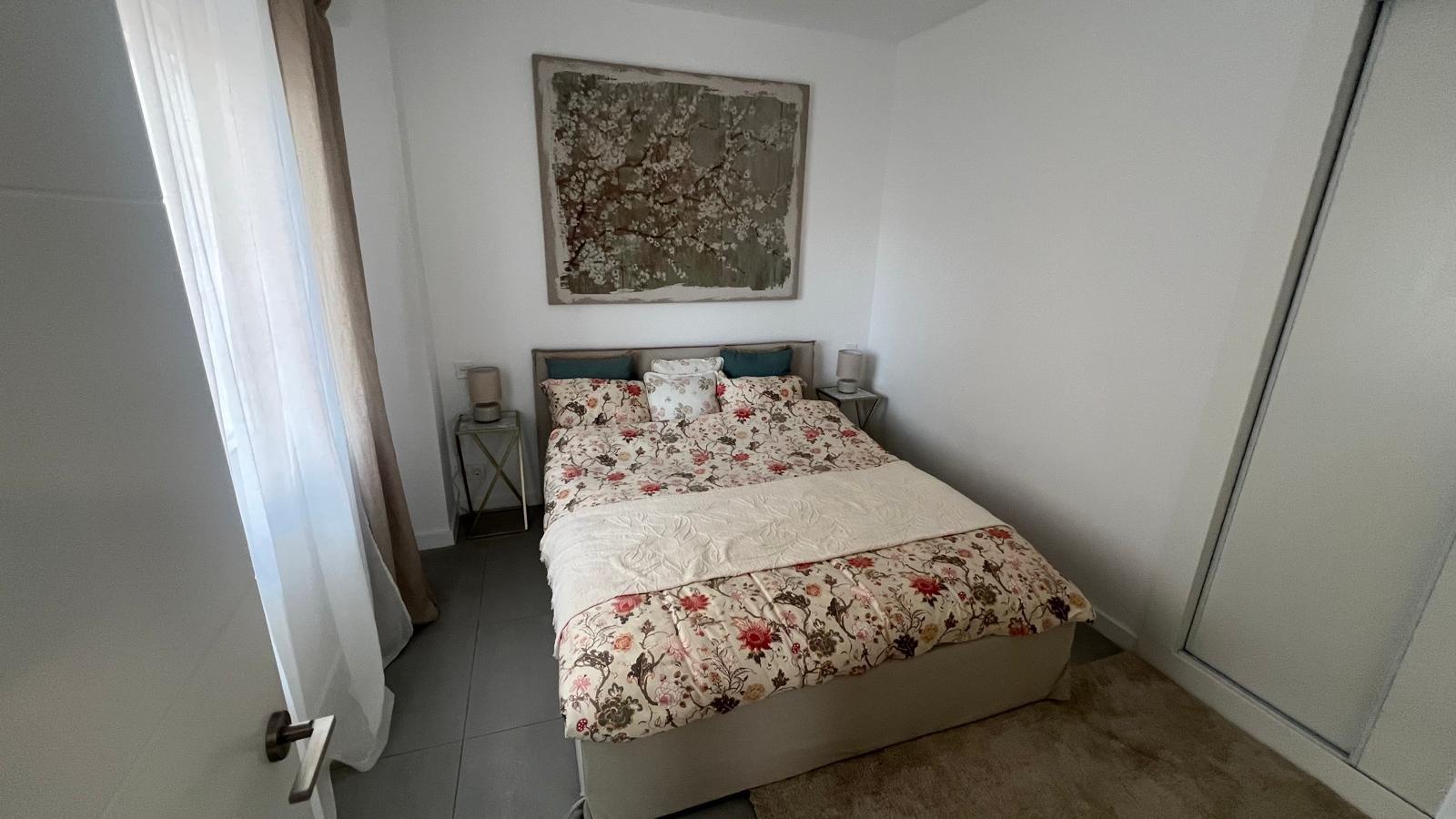 Master bedroom in apartment for sale in Torrevieja