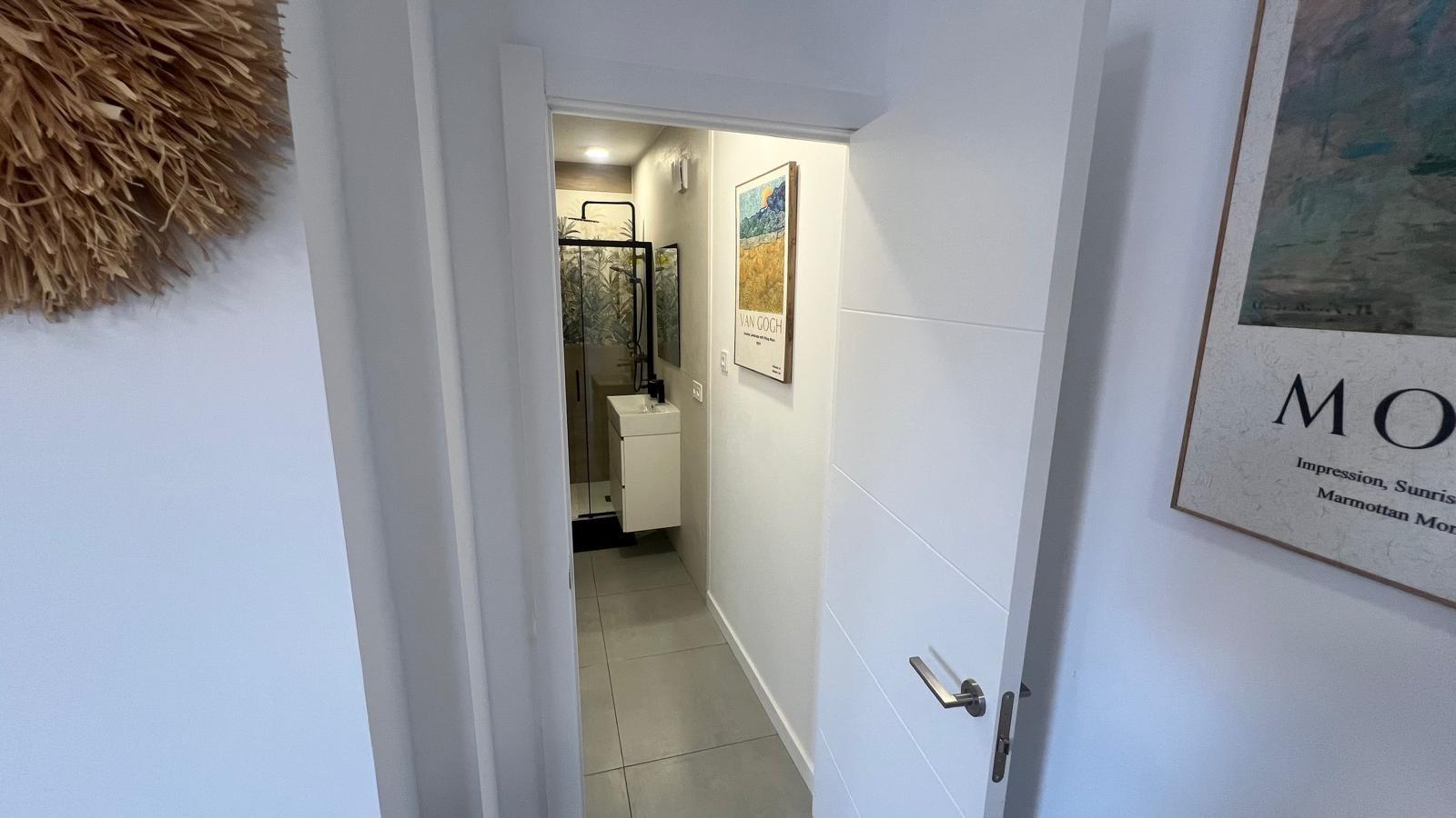Bedroom in apartment for sale in Torrevieja