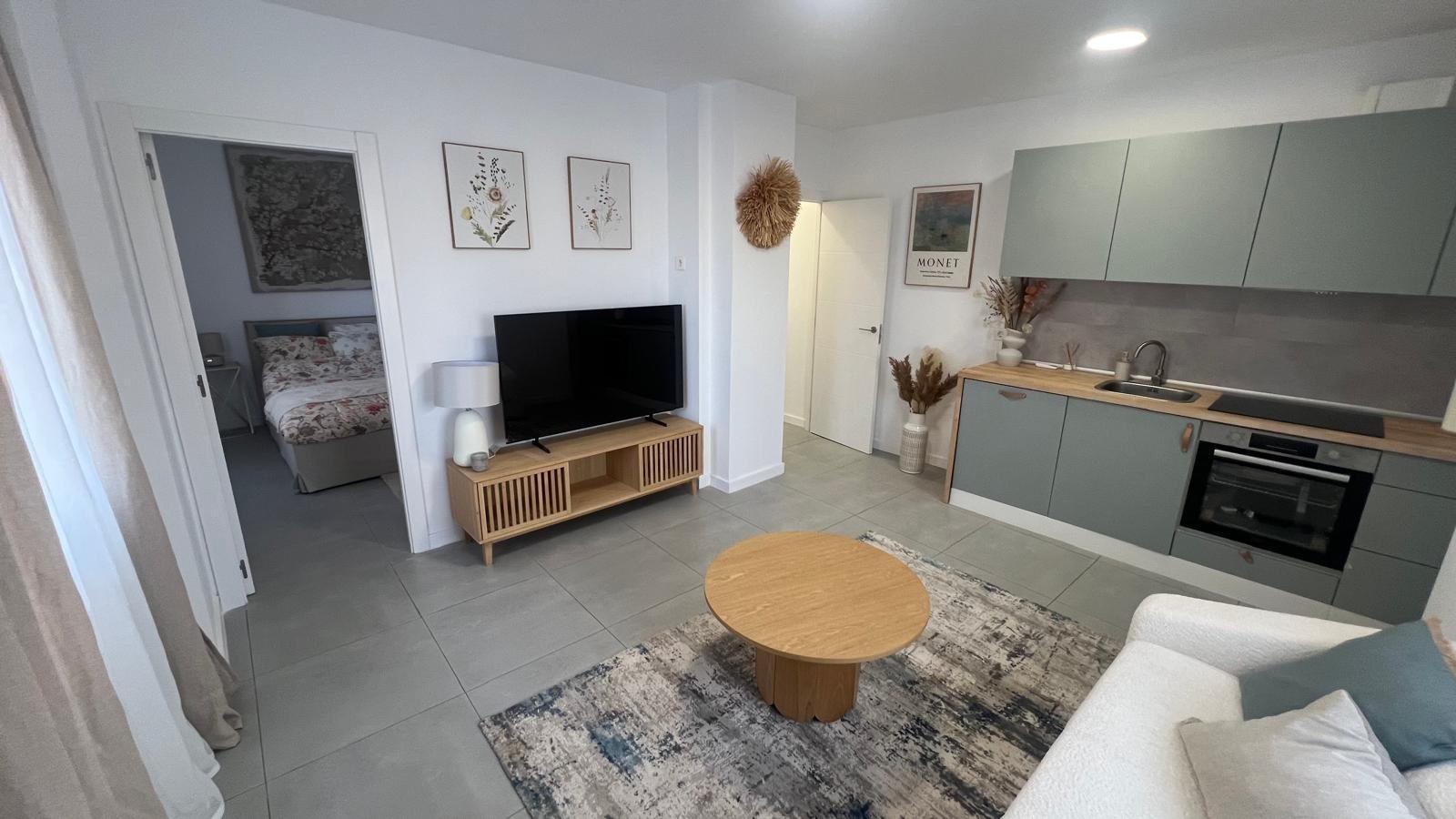 Located in one of Torrevieja's most desirable areas, this renovated ground-floor apartment at Calle