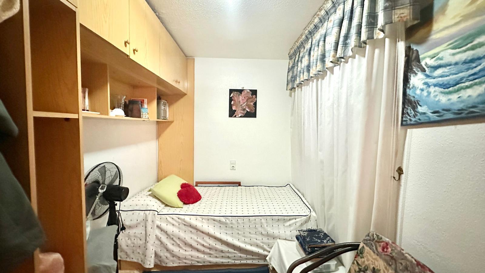 Master bedroom in apartment for sale in Torrevieja