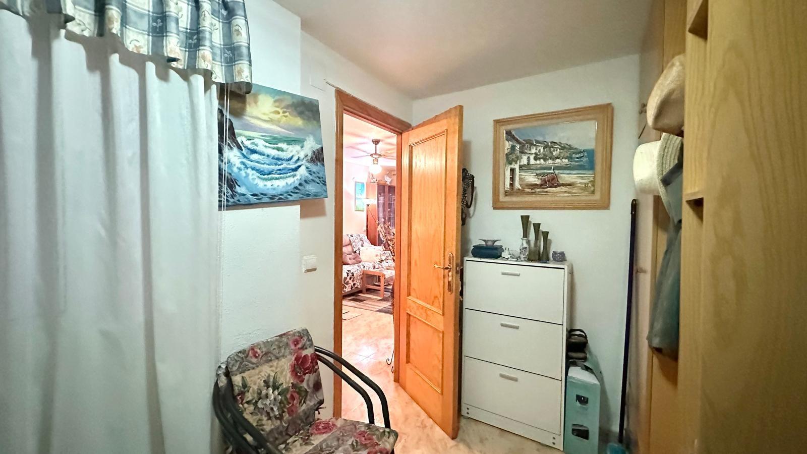 Bedroom in apartment for sale in Torrevieja
