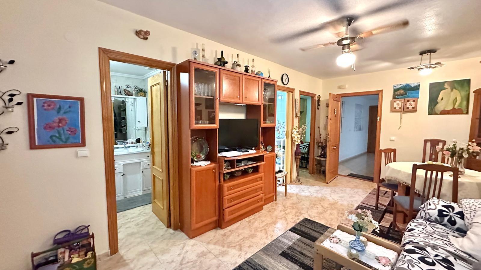 Bedroom in apartment for sale in Torrevieja