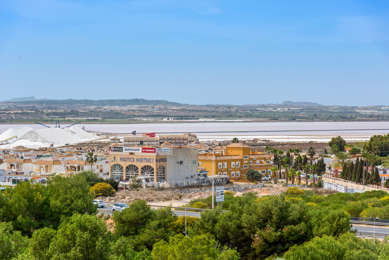 Master bedroom in apartment for sale in Torrevieja