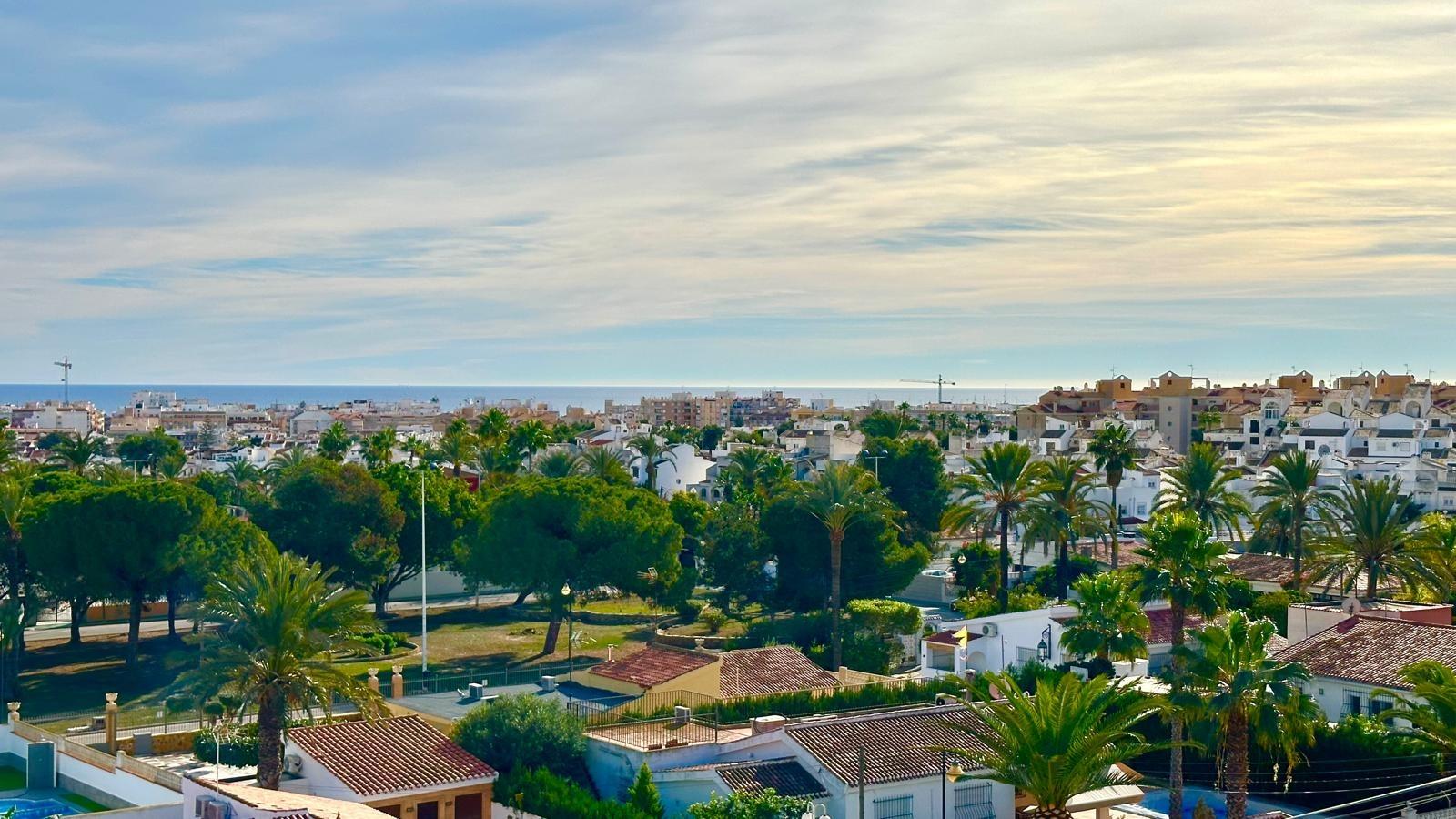 Master bedroom in apartment for sale in Torrevieja