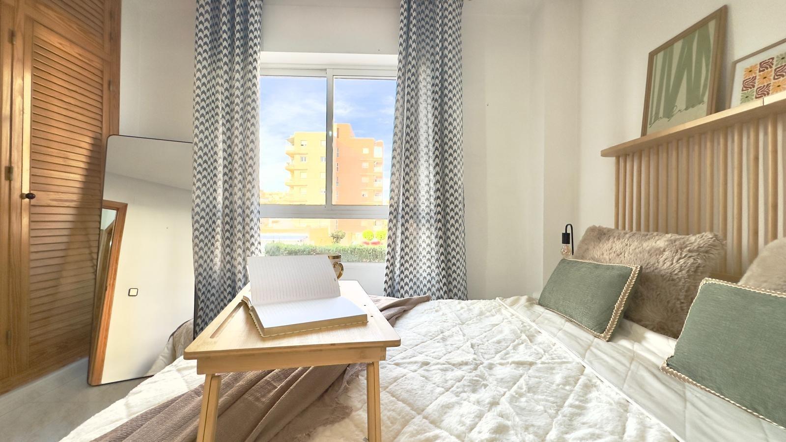 Bedroom in apartment for sale in Torrevieja