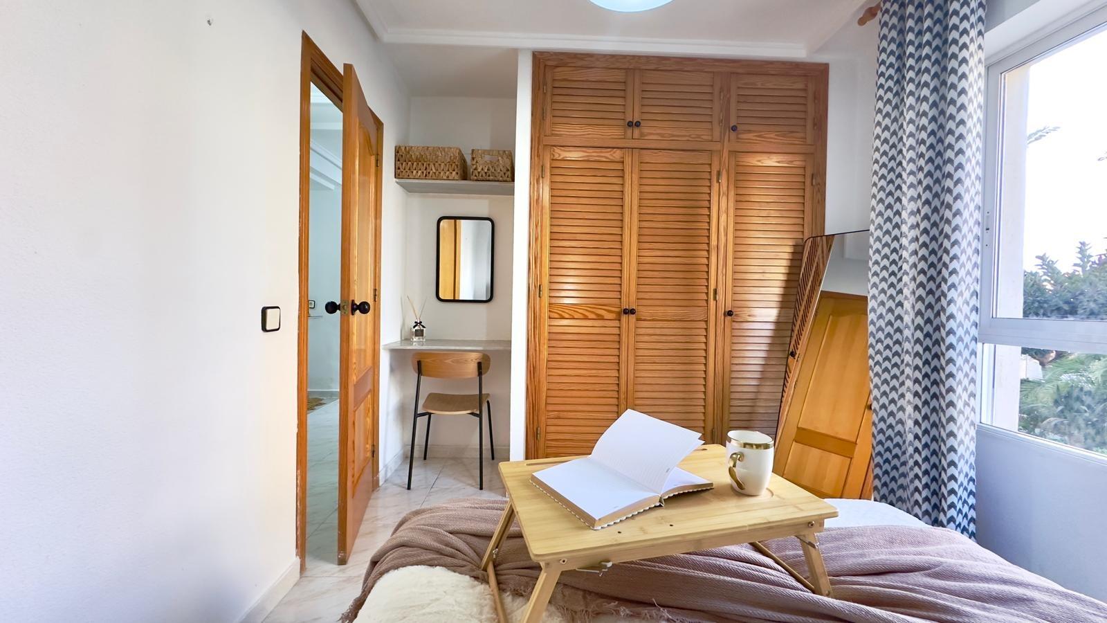 Bedroom in apartment for sale in Torrevieja