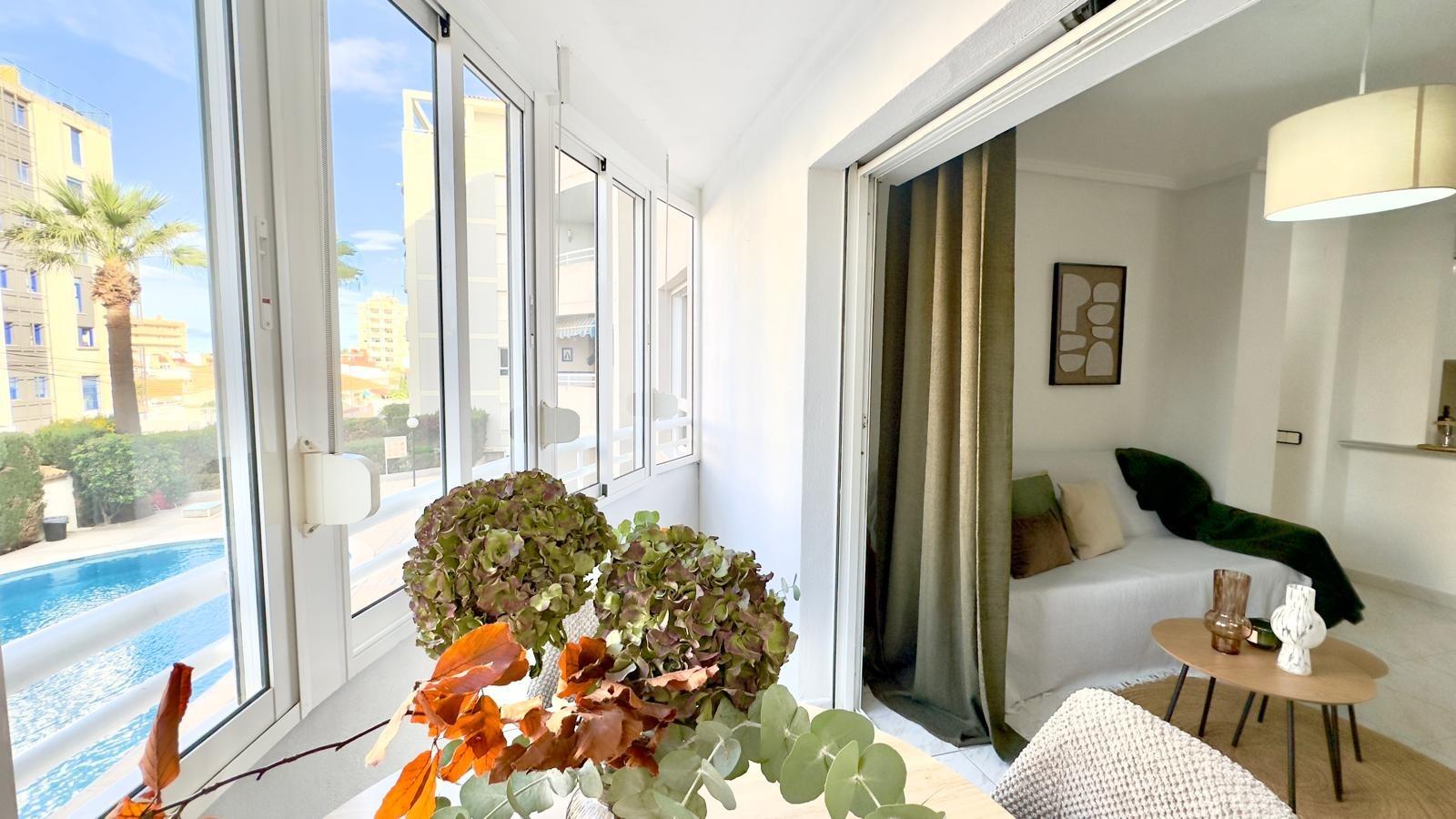 Bedroom in apartment for sale in Torrevieja