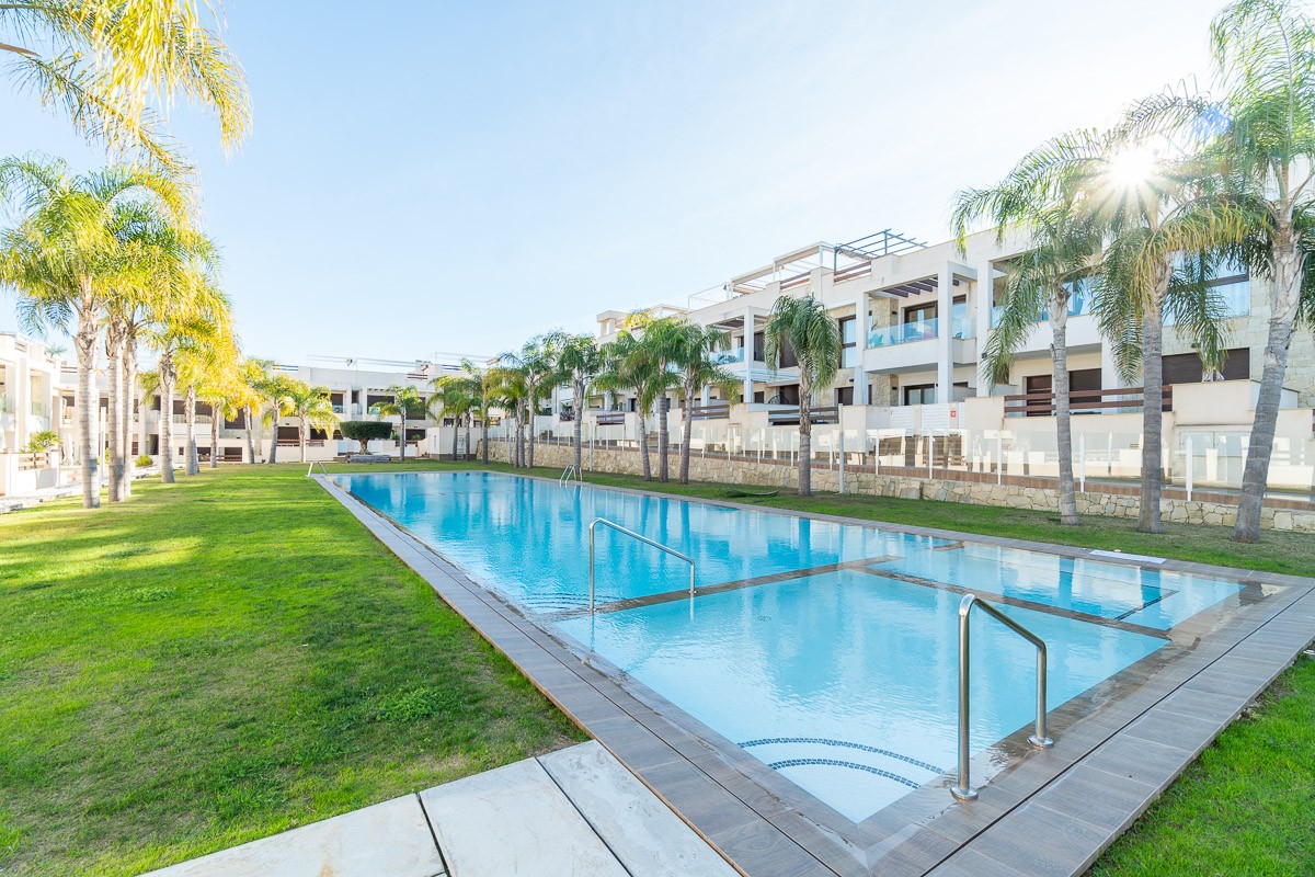 FOR SALE: Prestigious Ground Floor Apartment – Residencial Balcones de Amay, Torrevieja The elegance