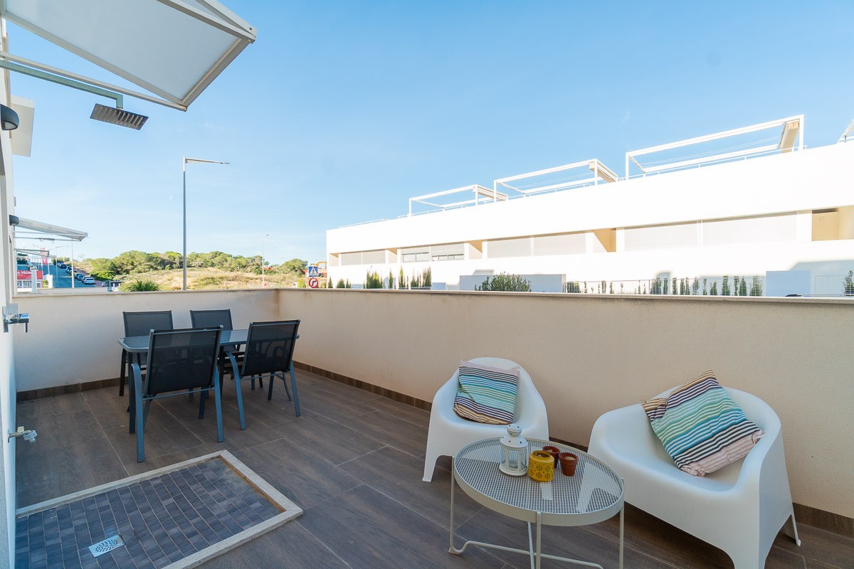 Kitchen in apartment for sale in Orihuela Costa