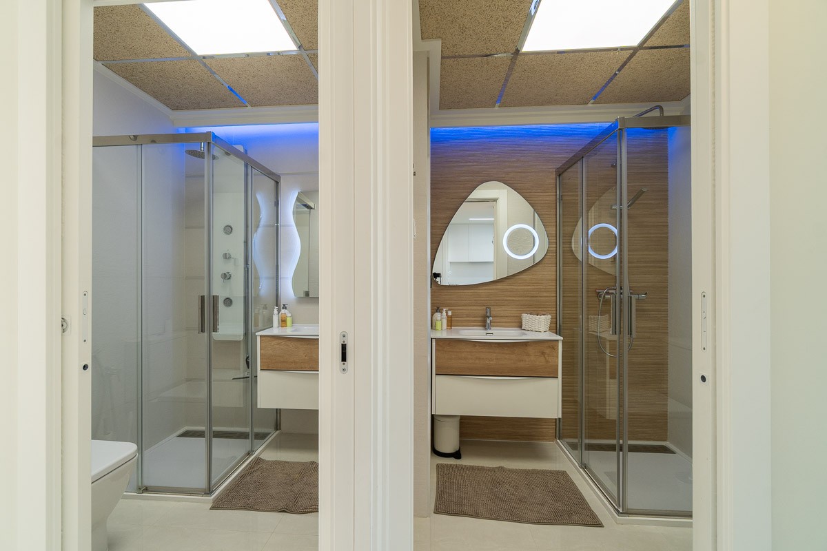 Bedroom in apartment for sale in Orihuela Costa