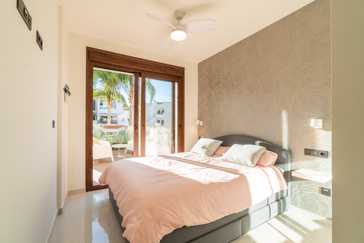 Kitchen in apartment for sale in Orihuela Costa