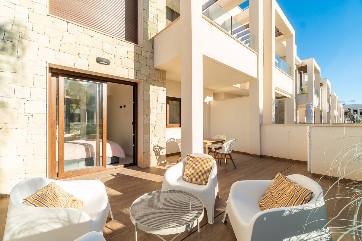 Garden in apartment for sale in Orihuela Costa