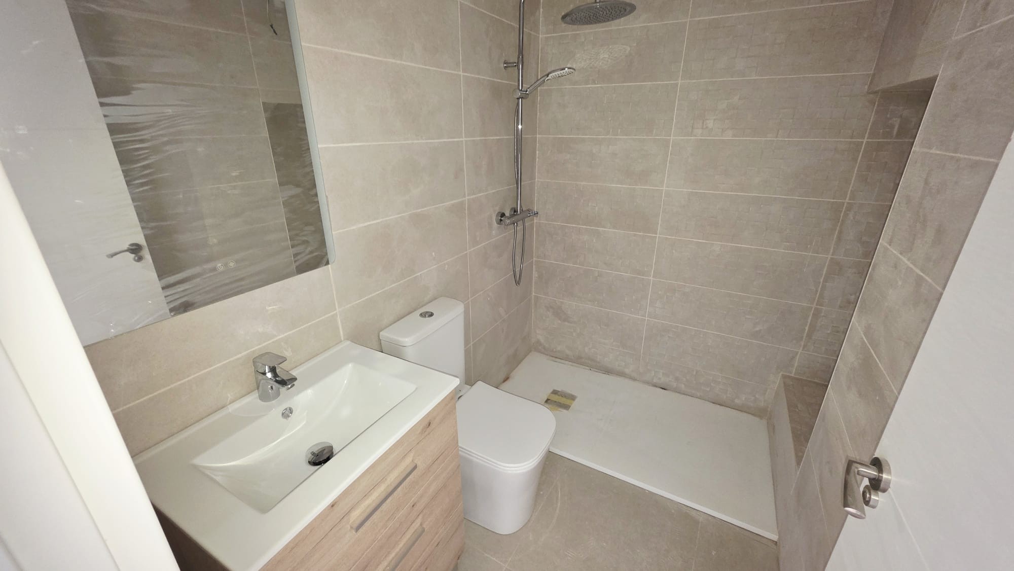 Fully renovated two-storey terraced house, located in one of the most central and established areas