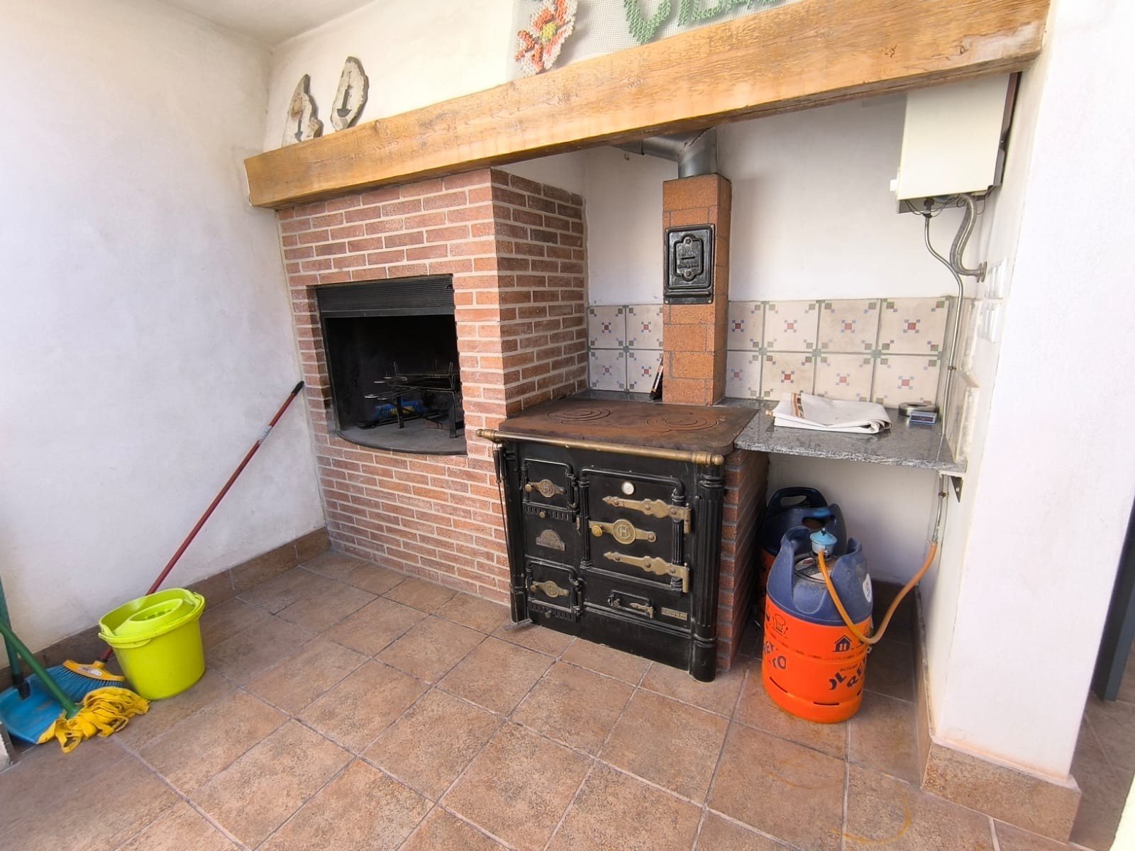Living room in terraced for sale in Raspay