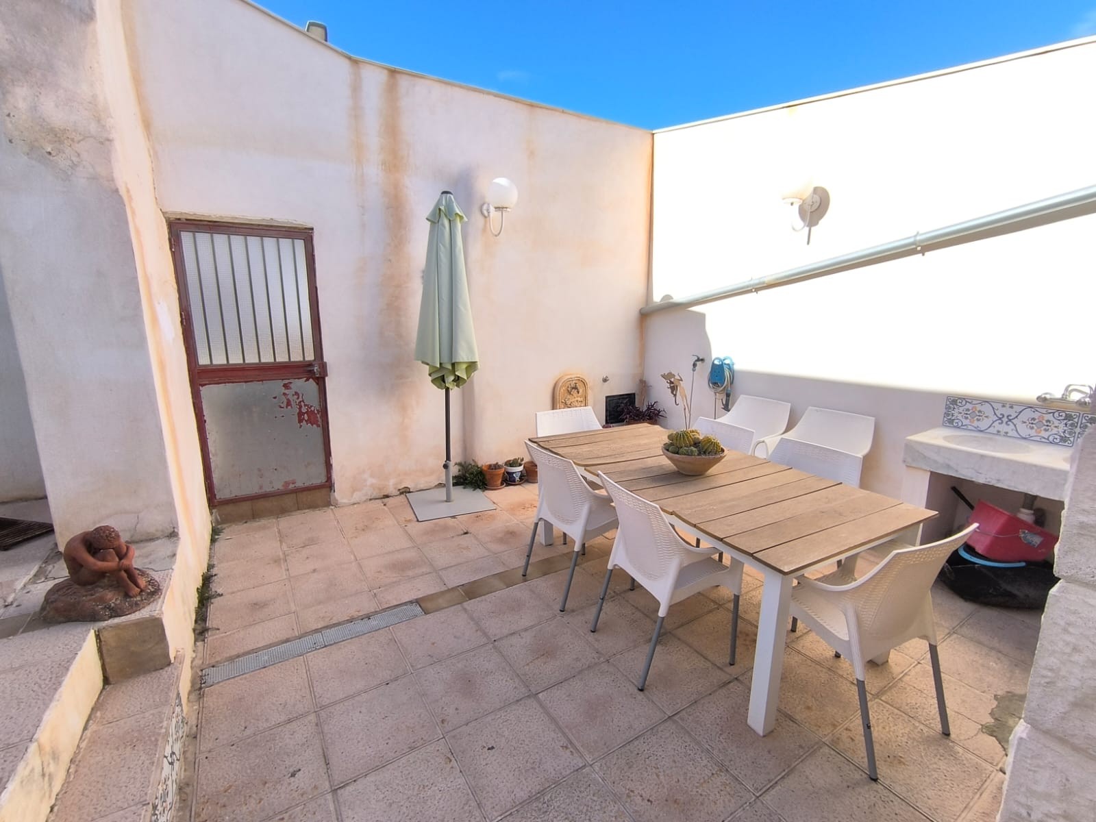 Kitchen in terraced for sale in Raspay