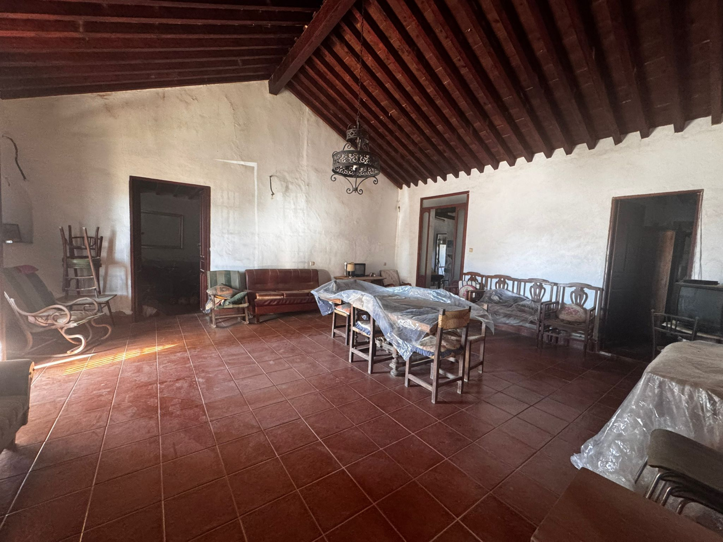 Authentic Cortijo in Pozo Estrecho: A Masterpiece Awaiting Restoration Located in the serene Pasaje