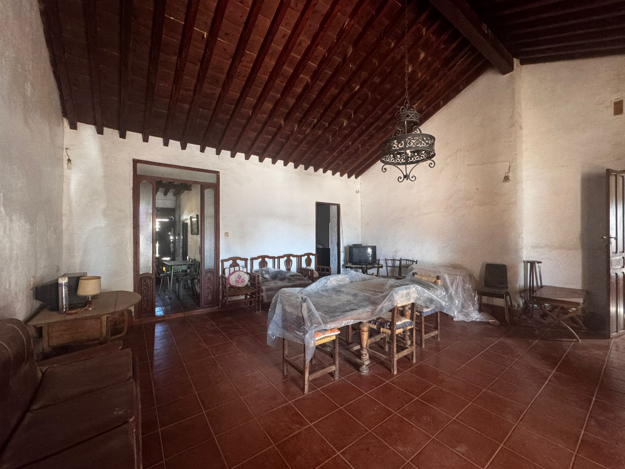 Authentic Cortijo in Pozo Estrecho: A Masterpiece Awaiting Restoration Located in the serene Pasaje