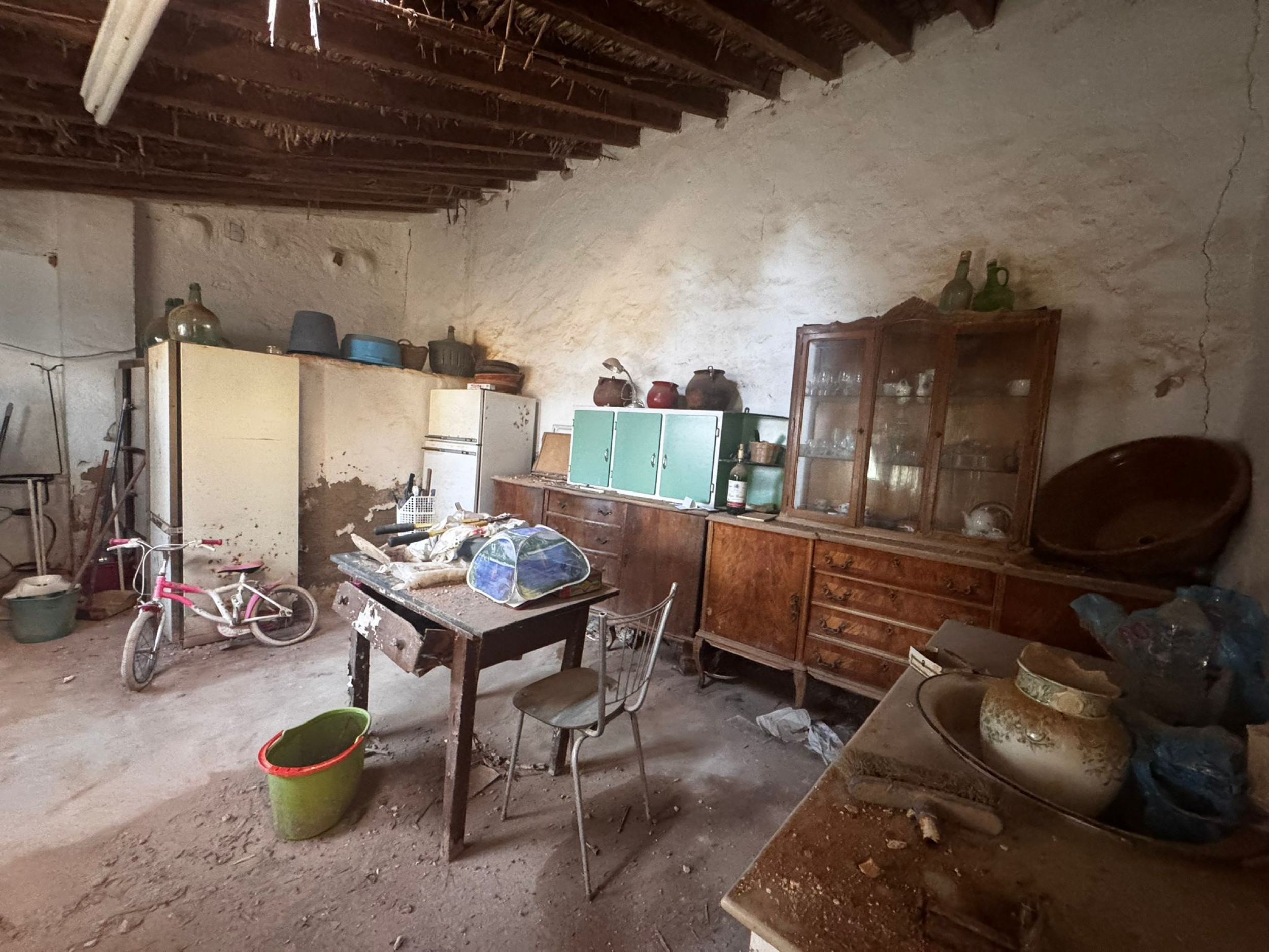 Authentic Cortijo in Pozo Estrecho: A Masterpiece Awaiting Restoration Located in the serene Pasaje
