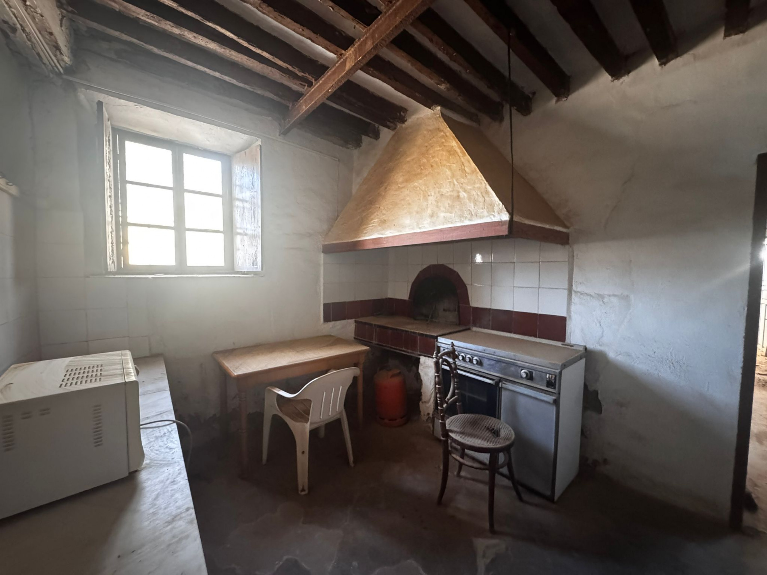 Authentic Cortijo in Pozo Estrecho: A Masterpiece Awaiting Restoration Located in the serene Pasaje