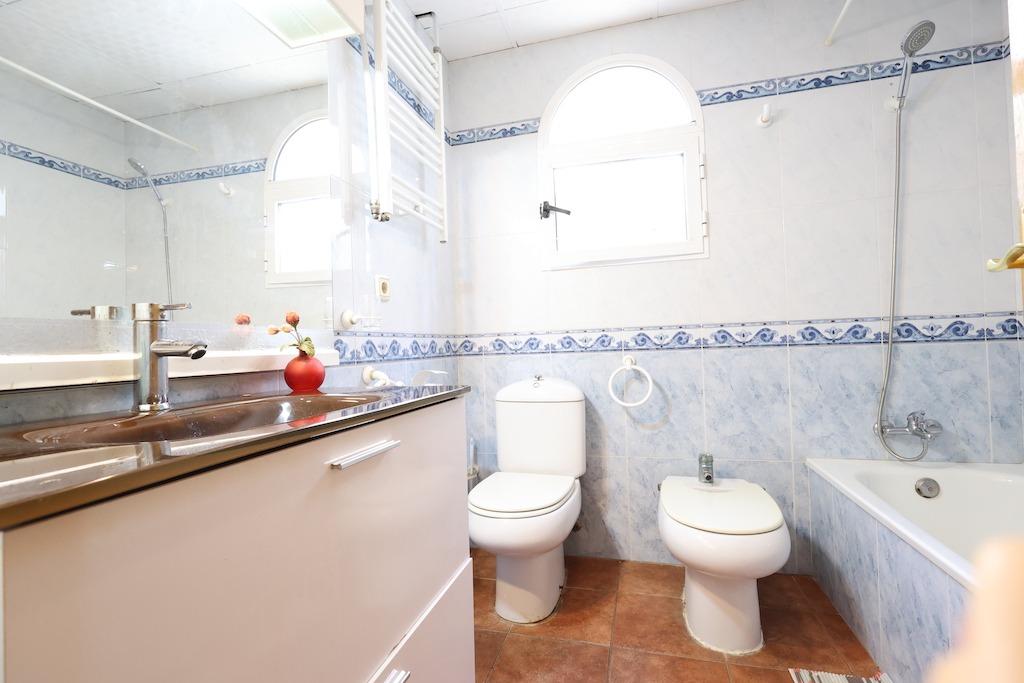 Kitchen in villa for sale in Orihuela Costa