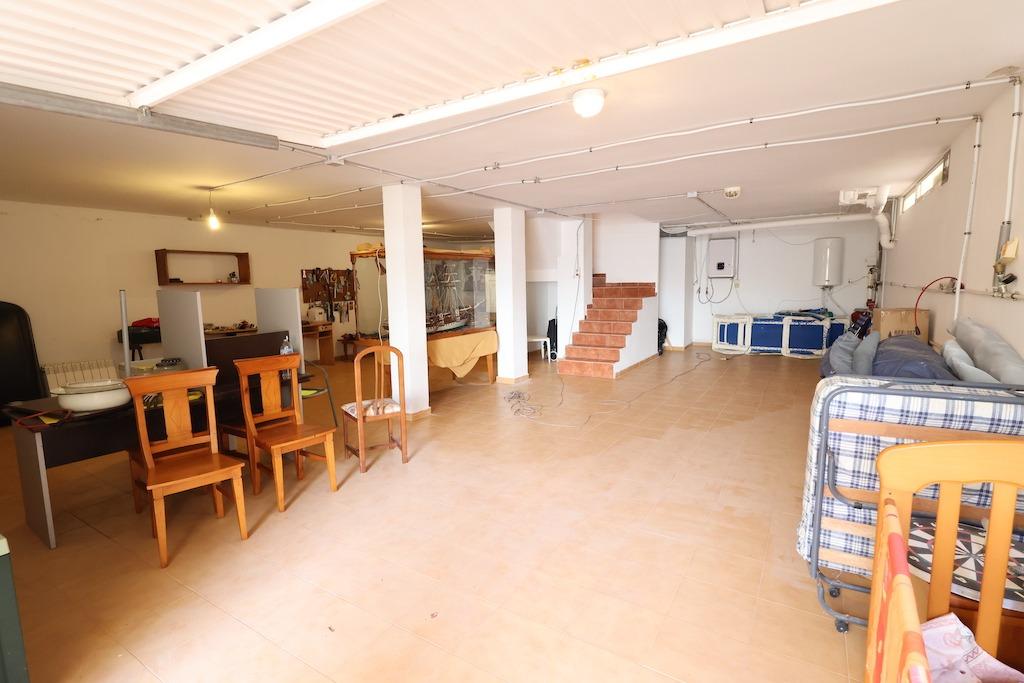 Garden in villa for sale in Orihuela Costa