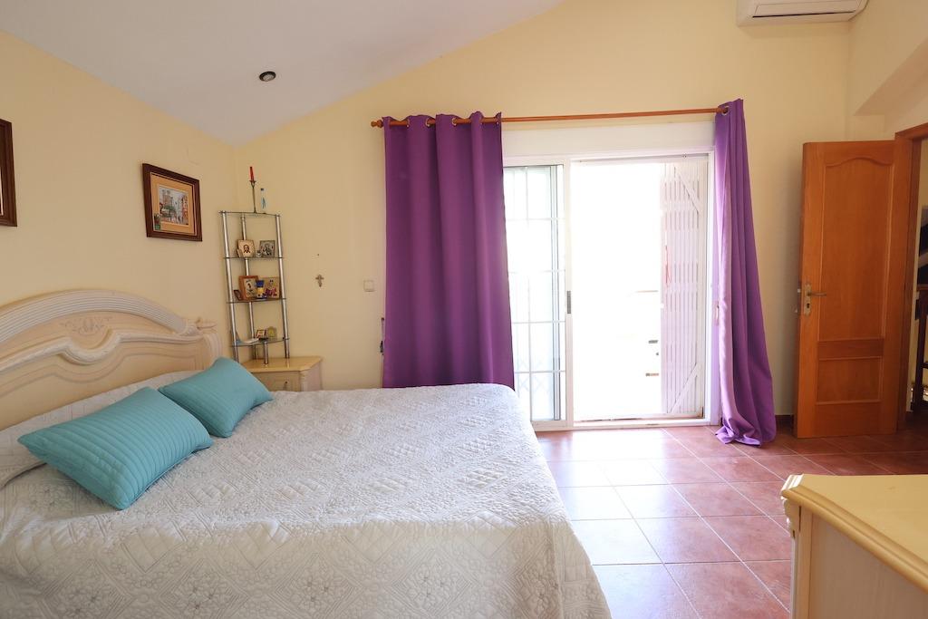Garden in villa for sale in Orihuela Costa