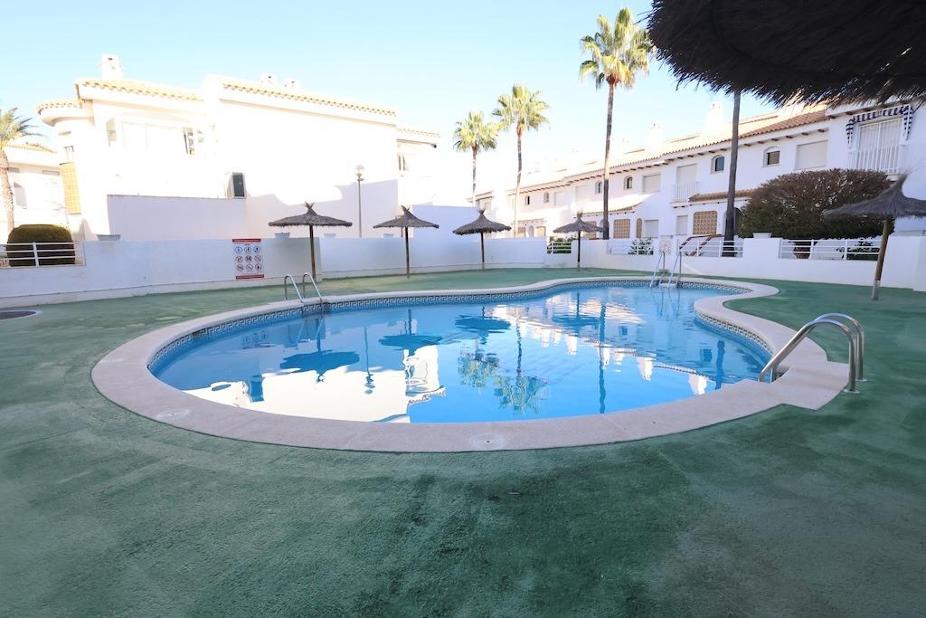 Dining area in bungalow for sale in Orihuela Costa