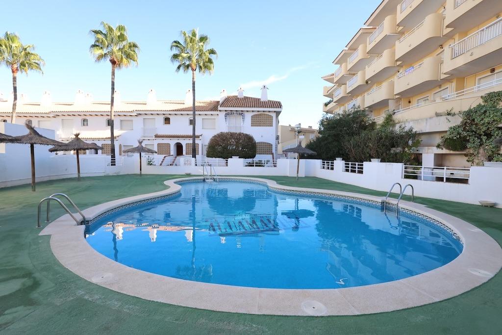 Bedroom in bungalow for sale in Orihuela Costa