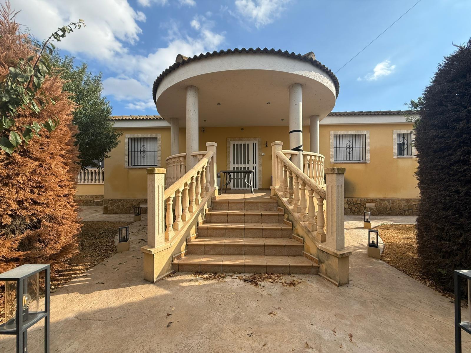 Dining area in villa for sale in Callosa de Segura