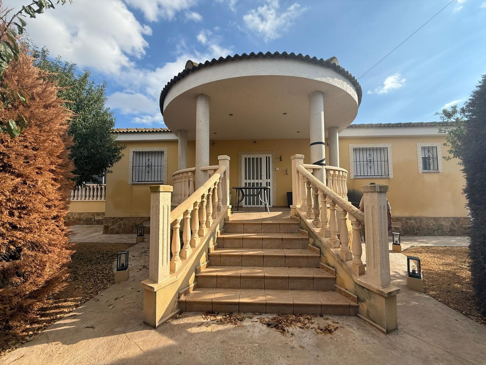 Bedroom in villa for sale in Callosa de Segura
