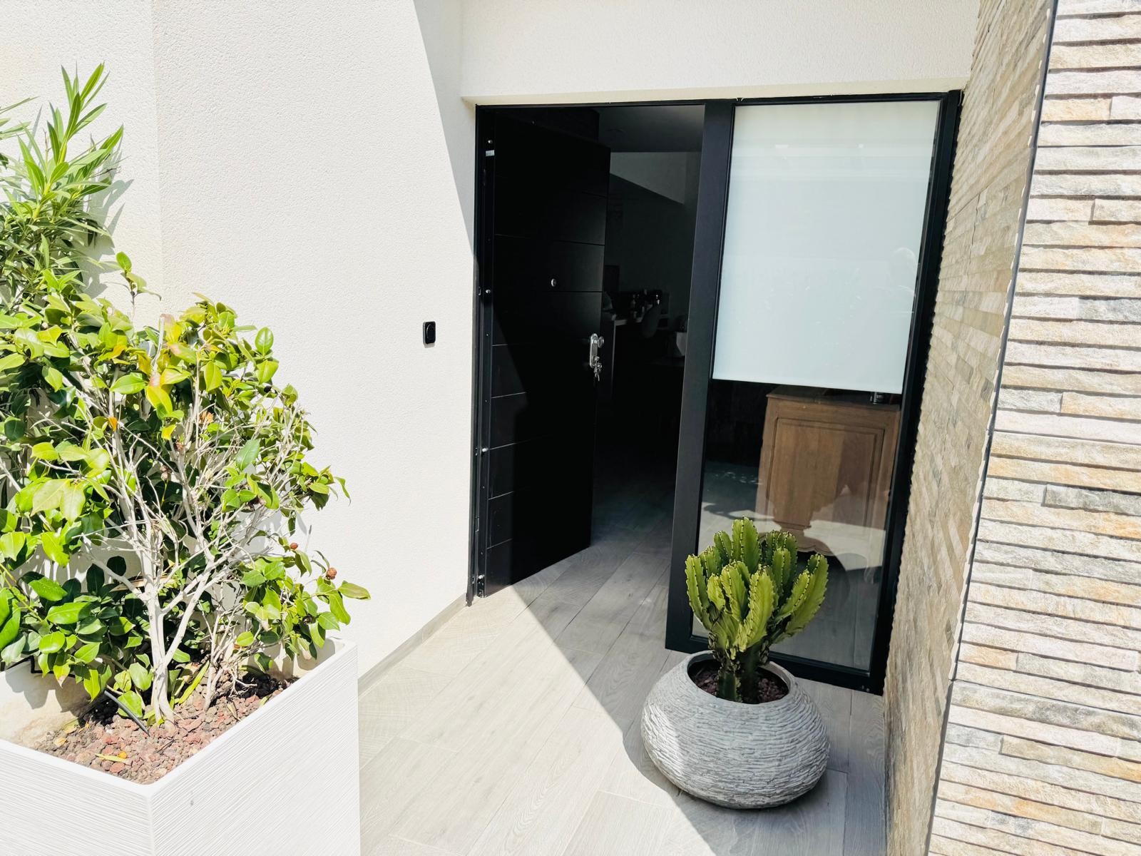 Master bedroom in villa for sale in Algorfa