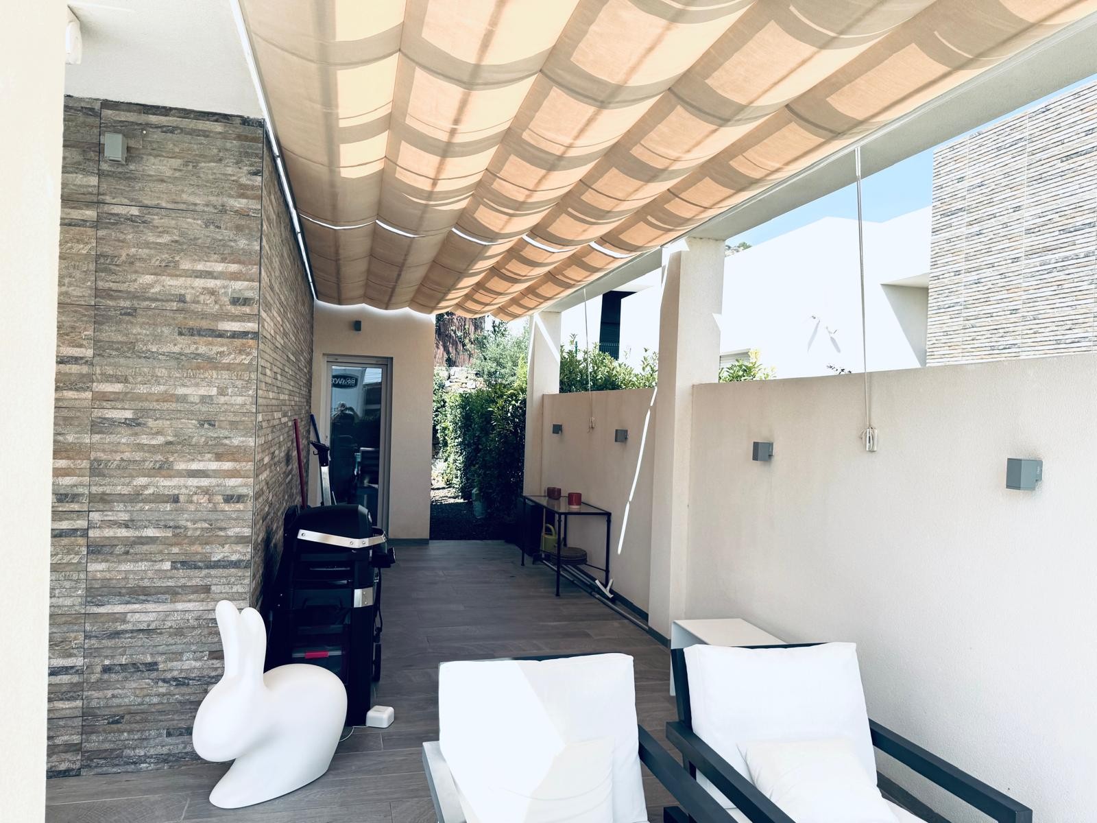 Bedroom in villa for sale in Algorfa