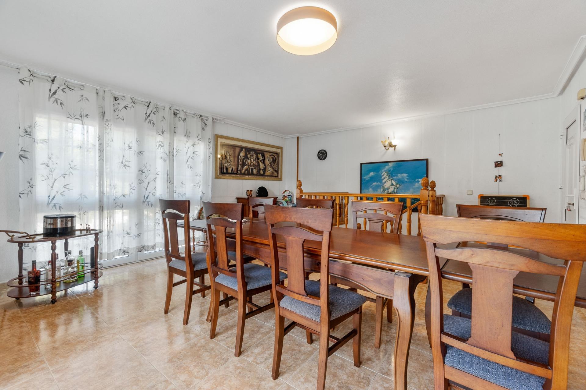Master bedroom in villa for sale in Torrevieja