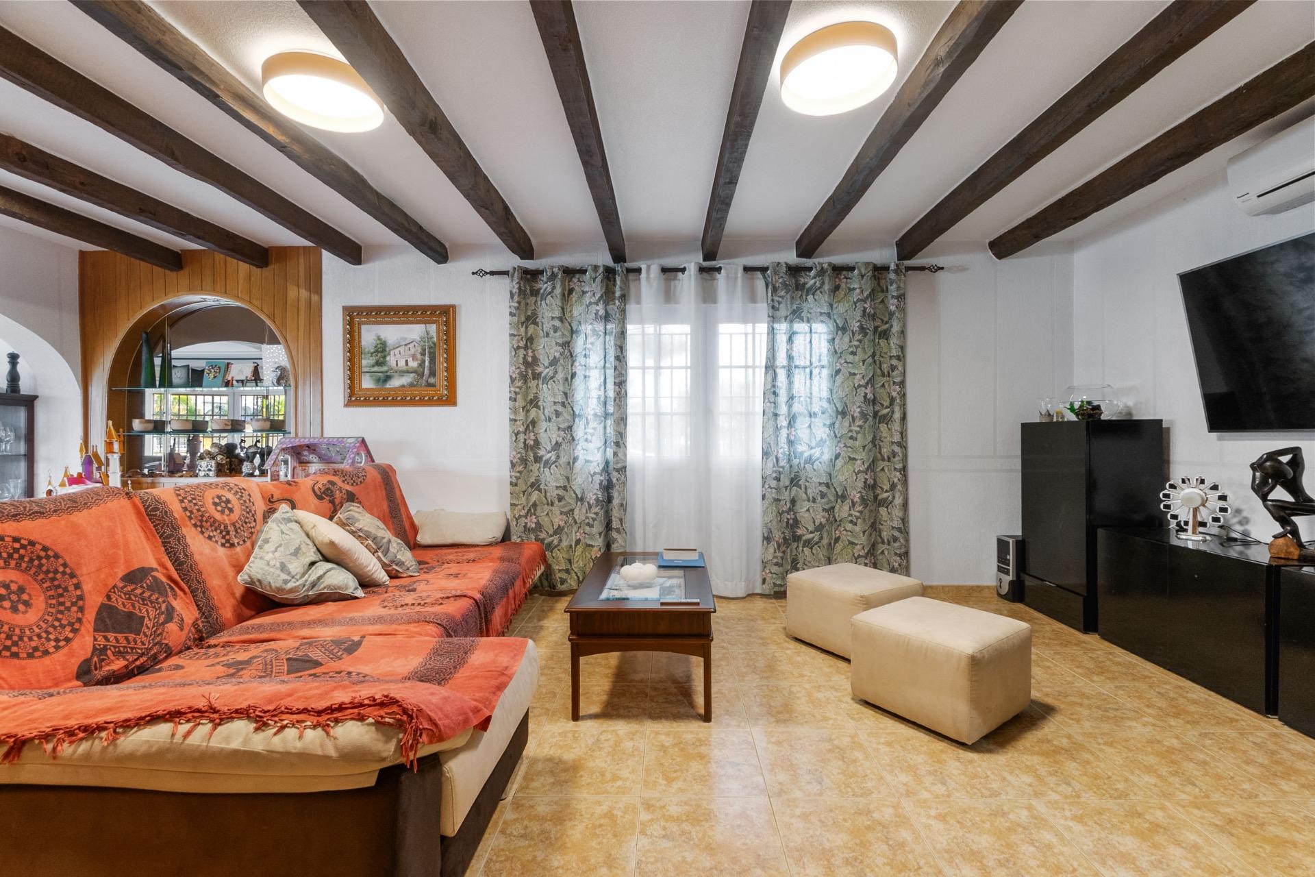 Terrace in villa for sale in Torrevieja