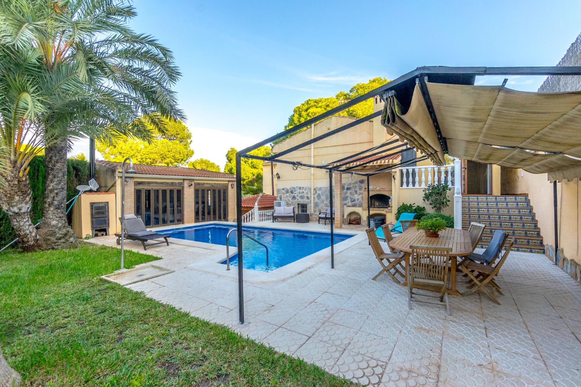 Exterior view in villa for sale in Torrevieja