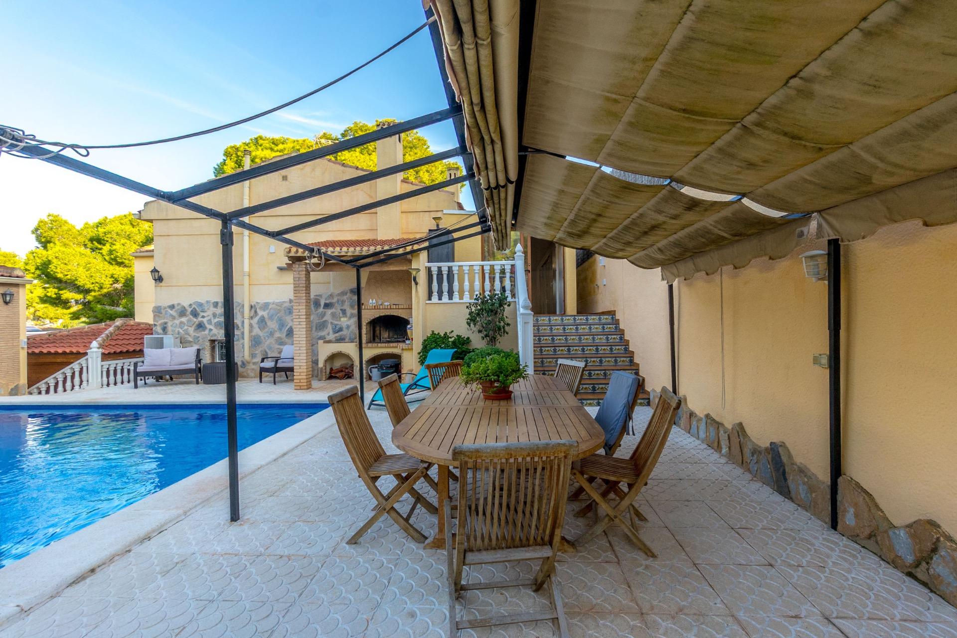 Living room in villa for sale in Torrevieja