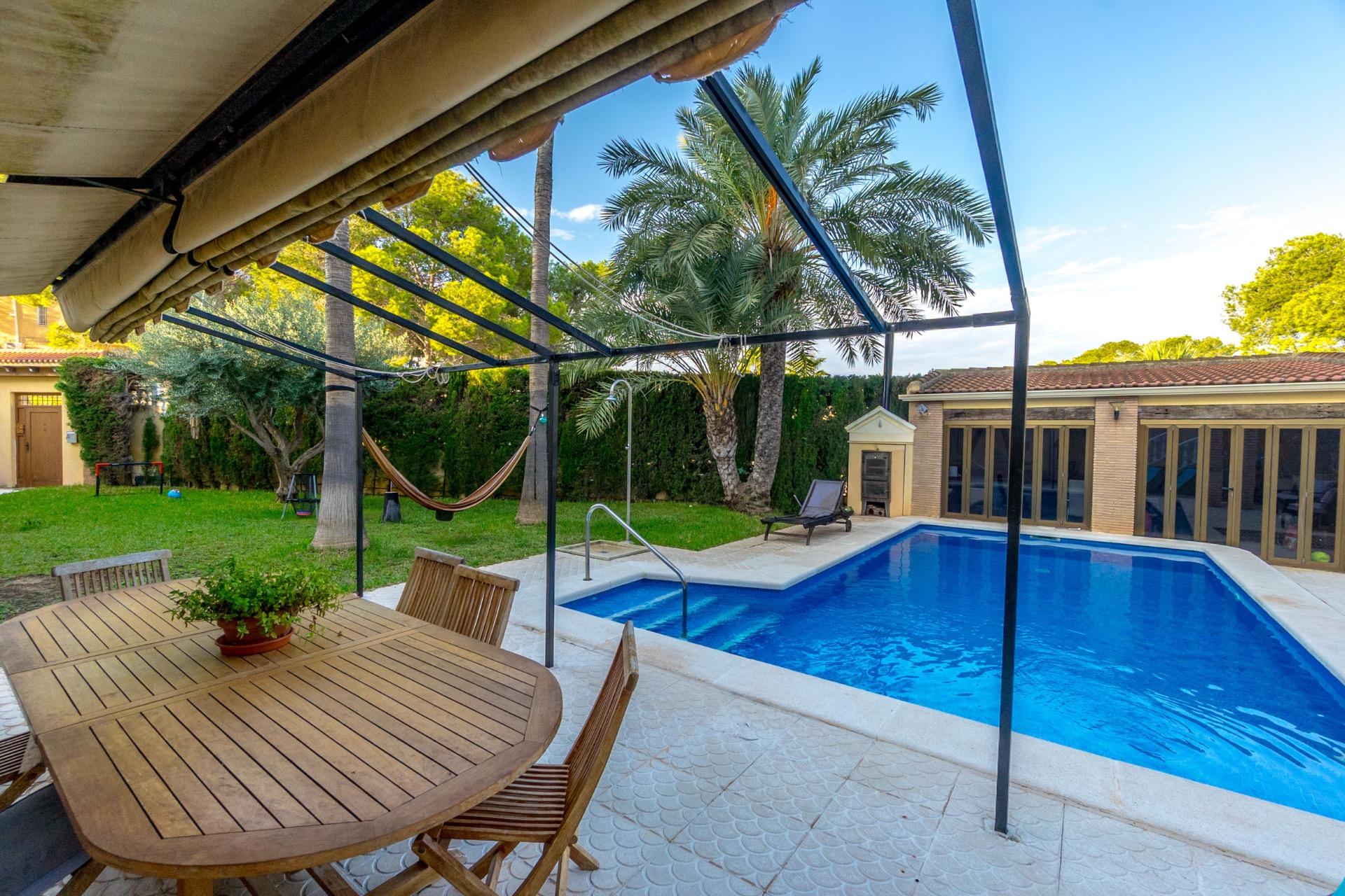 Kitchen in villa for sale in Torrevieja