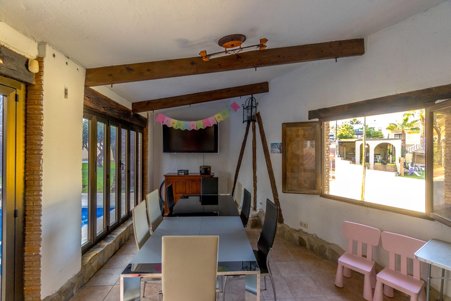 Terrace in villa for sale in Torrevieja