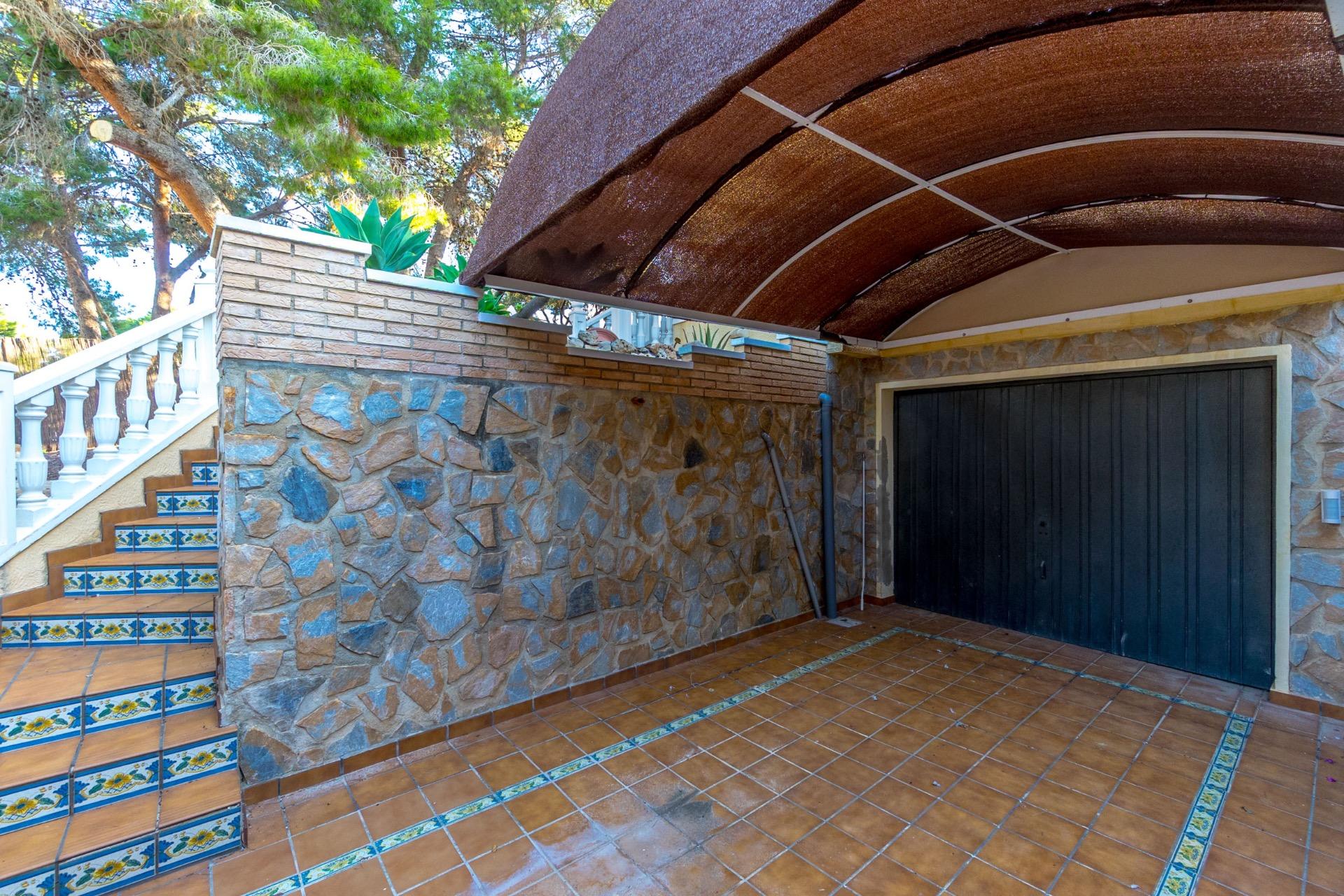 Dining area in villa for sale in Torrevieja