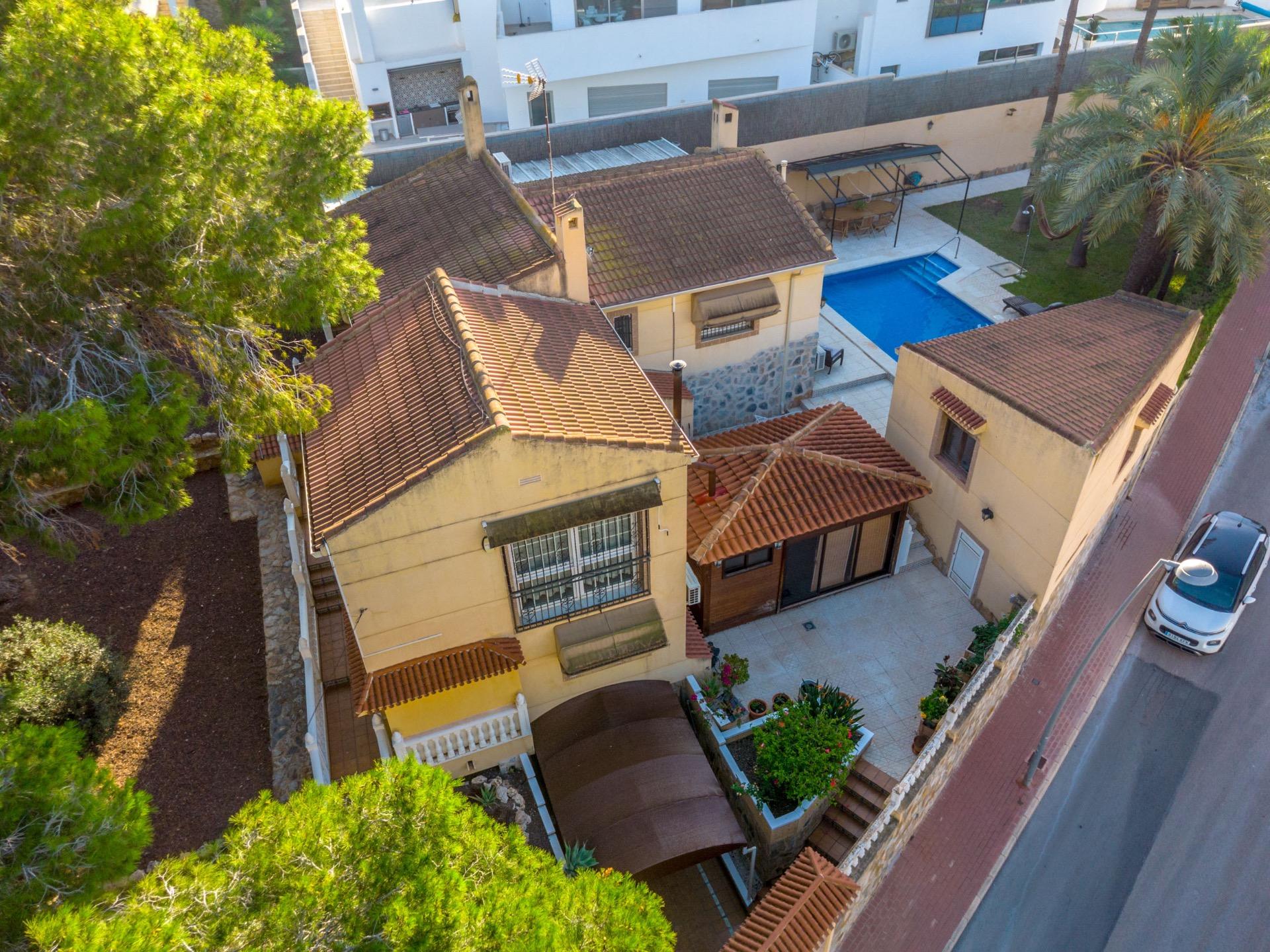 Garden in villa for sale in Torrevieja
