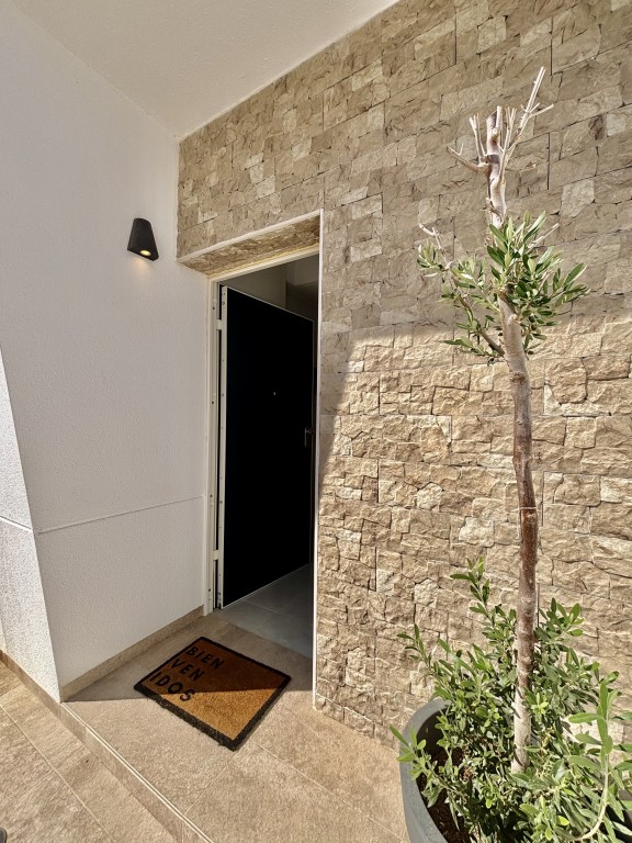 Master bedroom in villa for sale in Benijofar