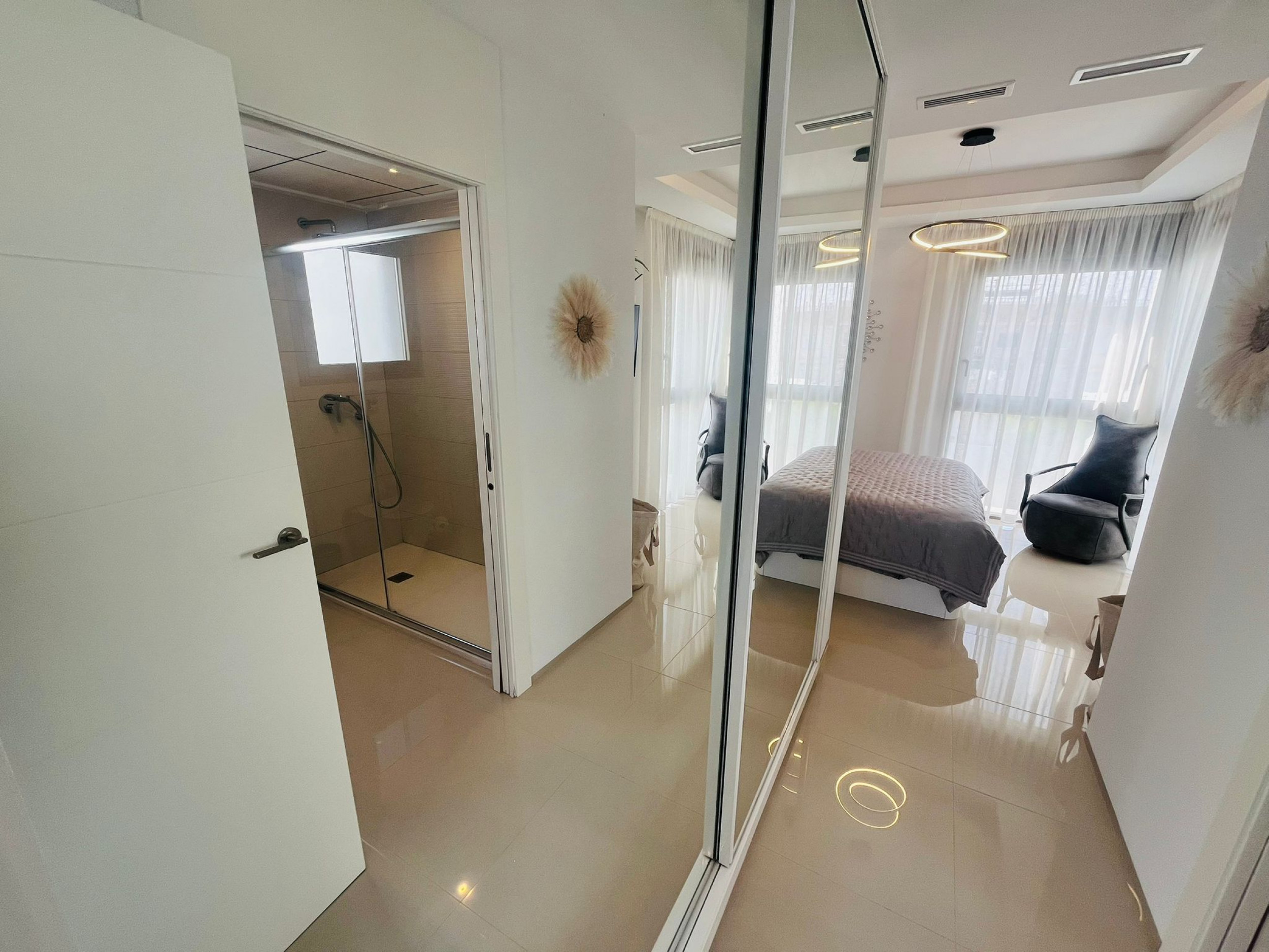 Terrace in villa for sale in Los Alcazares